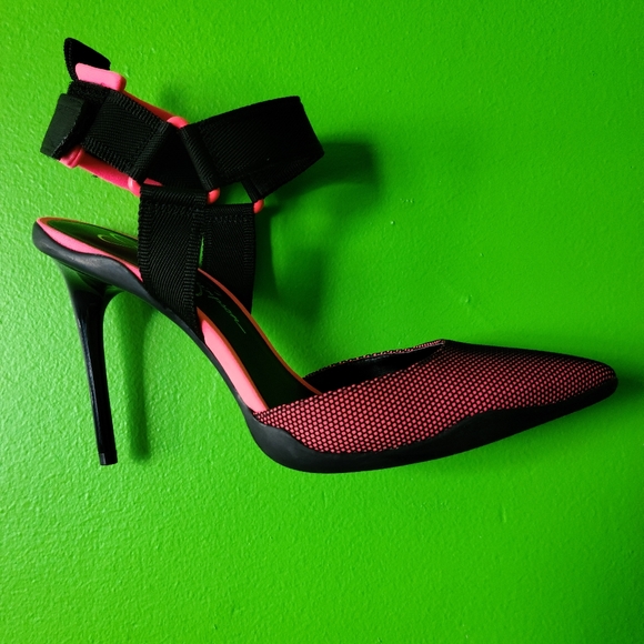 Neon Pink & Black Ankle Strap Pumps - Picture 9 of 10